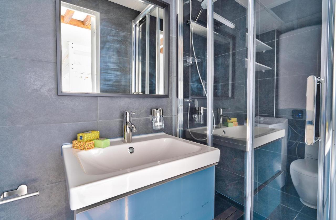 Stylish Mezzanine Studio In The Heart Of Paris 3F Exterior photo