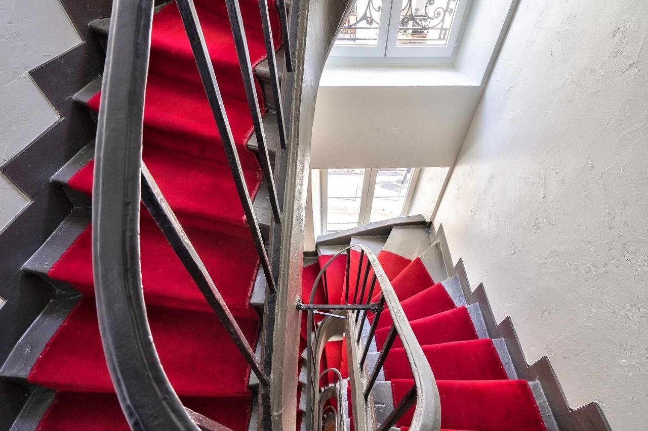 Stylish Mezzanine Studio In The Heart Of Paris 3F Exterior photo